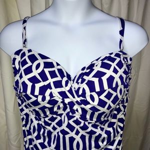 NWOT Liz Claiborne Tankini Swimtop, Size 22W